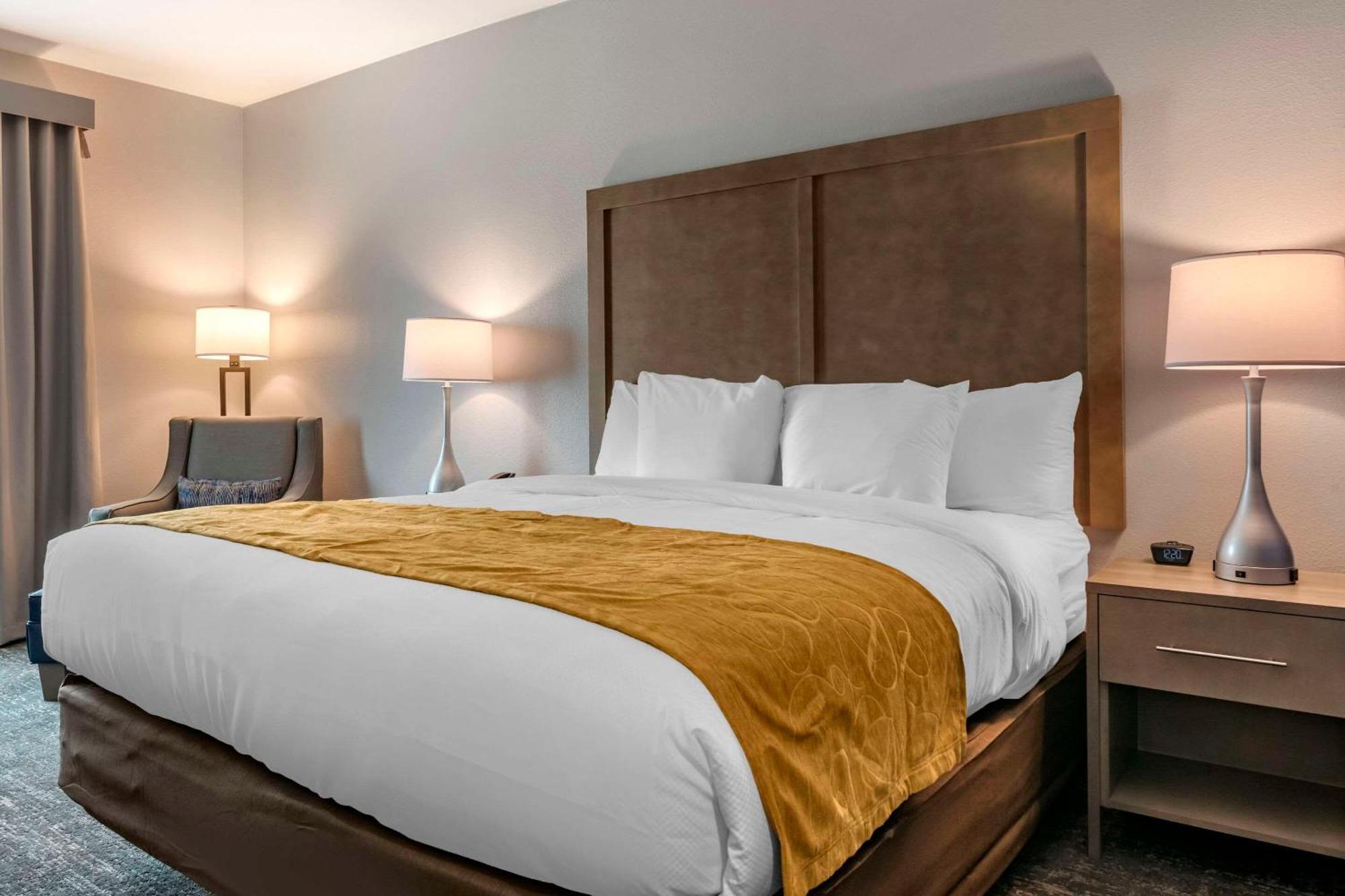 Comfort Inn & Suites Jacksonville - Orange Park Near Naval Air Station Dış mekan fotoğraf